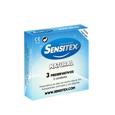 Embalagem azul e branca de preservativos SENSITEX NATURAL com texto em espanhol