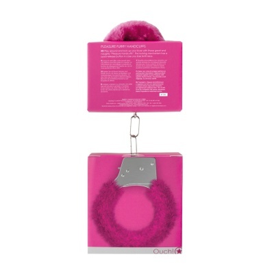Algemas pelúcia rosa na embalagem rosa com texto e fundo branco