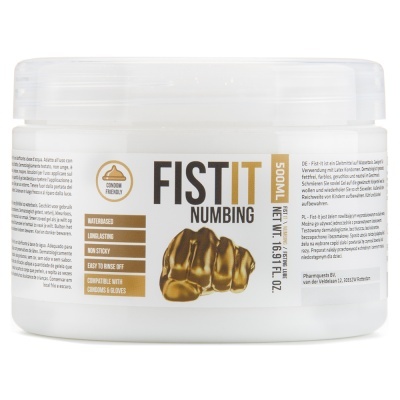 Frasco branco de lubrificante Fist It Numbing com ilustração de punho dourado e texto em português e outras línguas.