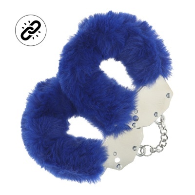 Algemas com capa felpuda azul e corrente prateada