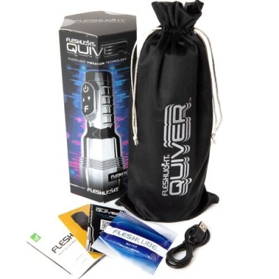 Produto Fleshlight Quiver com embalagem, saco de tecido preto, cabos USB, lubrificante e folhetos