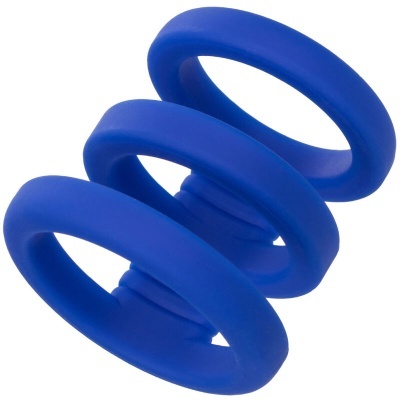 Anel elástico azul de silicone em fundo branco