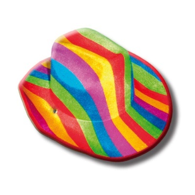 Chapéu colorido com riscas largas em várias cores