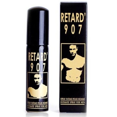 Spray íntimo para homem RETARD 907 com embalagem preta e dourada e imagem de torso masculino