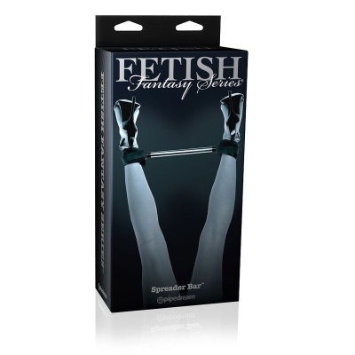 Embalagem do Spreader Bar da série Fetish Fantasy com imagem de pernas e sapatos de salto