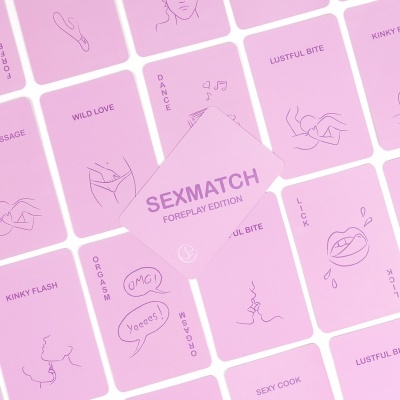 Cartas cor de rosa com textos e ilustrações em preto relacionadas a temas de romance e intimidade.