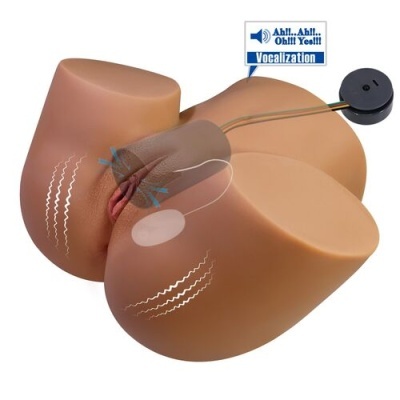 Modelo anatómico em silicone da parte inferior do corpo com componentes eletrónicos