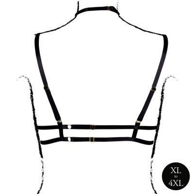 Roupa preta com tiras finas ajustáveis vista de costas
