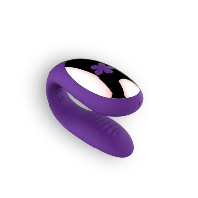 Anel roxo com topo oval espelhado e flor roxa