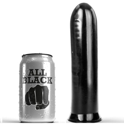 Lata prateada com texto ALL BLACK e ilustração de punho, junto a objeto preto cilíndrico grande