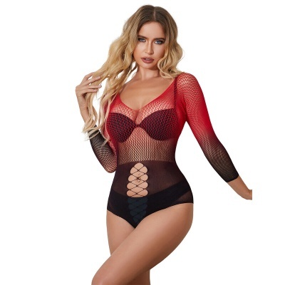 Body fio arrastão vermelho e preto com detalhe amarração frontal em modelo feminino