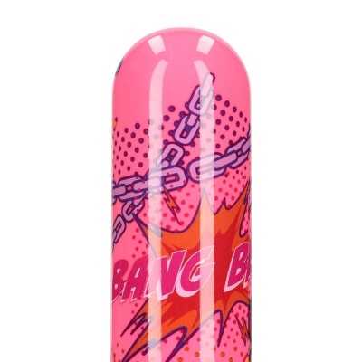 Produto rosa decorado com padrão gráfico de corrente e texto BANG em explosão colorida.