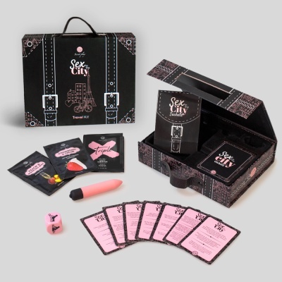 Kit de viagem Sex in the City com embalagem preta, cartas rosa e acessórios eróticos
