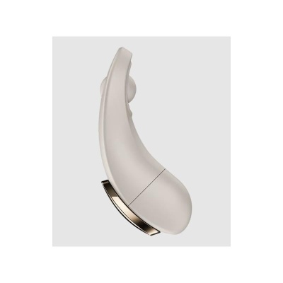 Auricular sem fios cinzento claro com botão prateado e design curvo.