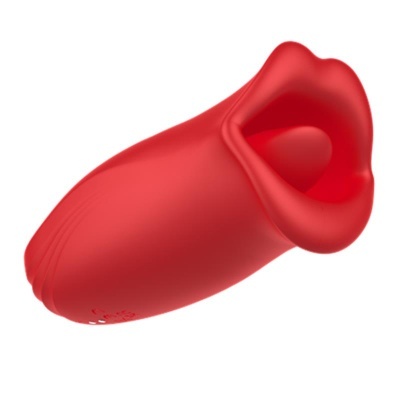 Produto vermelho em formato cilíndrico com extremidade aberta semelhante a lábios