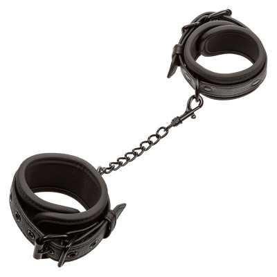 Algemas de pulso em couro preto com corrente metálica