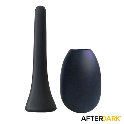 Dois artigos sexuais pretos foscos lado a lado com logo AFTERDARK