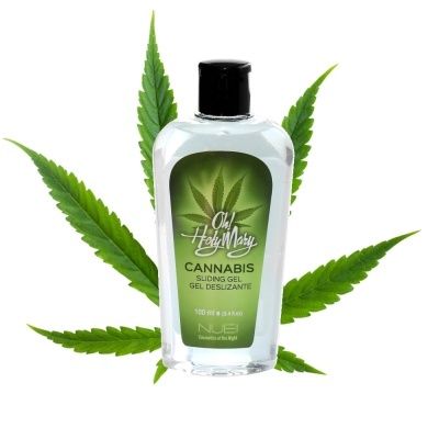 Frasco de gel deslizante de cannabis com rótulo verde e folhas de cannabis ao fundo
