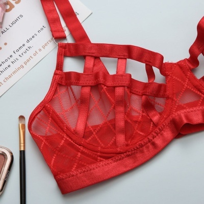 Soutien vermelho de renda com tiras decorativas