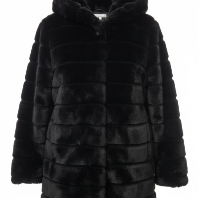 Casaco preto de pêlo sintético com capuz e padrão horizontal