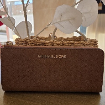 Carteira Michael Kors original em pele Saffiano camelo - Closet dAmiga Malveira