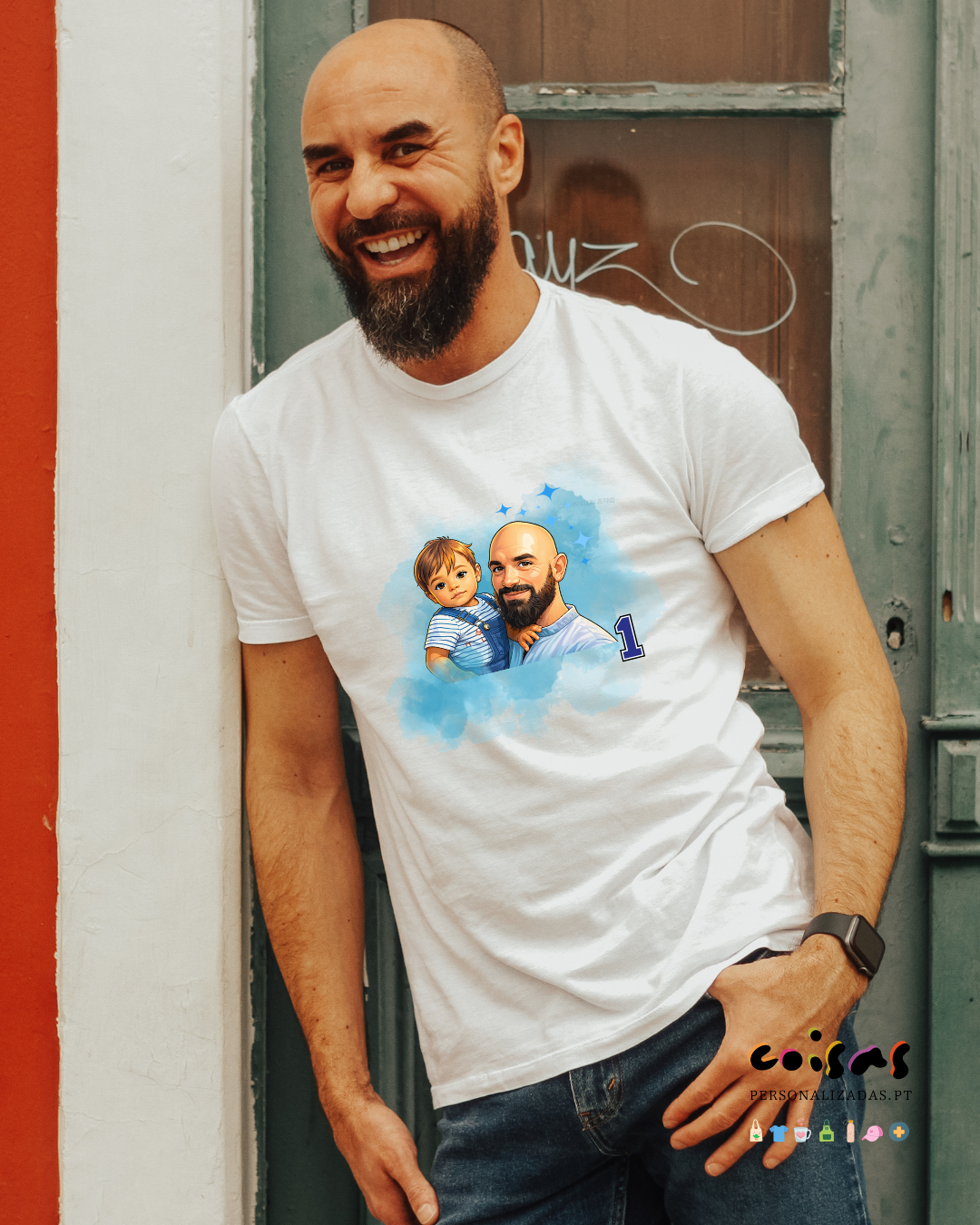 Camisola branca personalizada com caricatura colorida de homem e criança e número 1