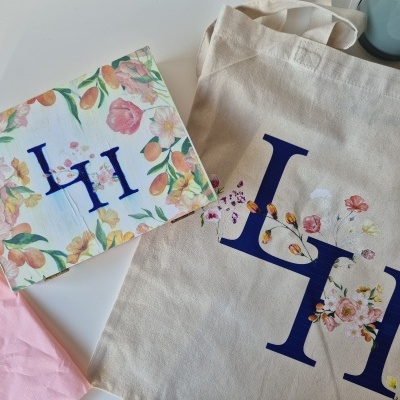 Caixa&#x20;de&#x20;Madeira&#x20;Pintada&#x20;&#x00E0;&#x20;M&#x00E3;o&#x20;-&#x20;Personalizada&#x20;e&#x20;Exclusiva