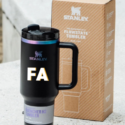 Copo&#x20;Stanley&#x20;Personalizado&#x20;com&#x20;Iniciais&#x20;&#x2013;&#x20;1,2&#x202F;L&#x20;&#x7C;&#x20;Branco,&#x20;Dourado,&#x20;Prateado