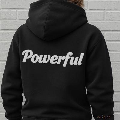 Sweatshirt&#x20;Powerful&#x20;-&#x20;Personaliza&#x20;com&#x20;as&#x20;iniciais&#x20;do&#x20;teu&#x20;nome&#x20;&#x7C;&#x20;Unissexo