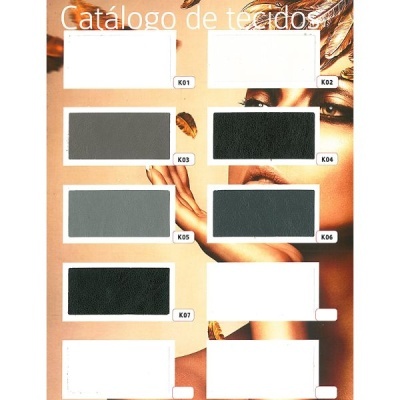 Catálogo com amostras de tecidos em tons de cinza e preto numeradas