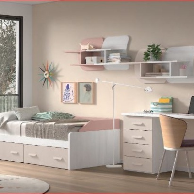 Quarto moderno com cama branca com gavetas, secretária com cadeira, prateleira e relógio colorido