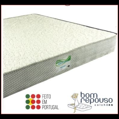 Colchão branco com textura floral e laterais cinza com etiquetas e logótipos