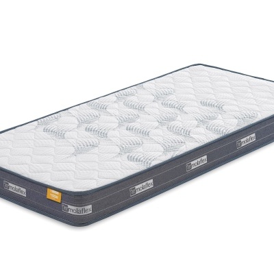 Colchão branco e cinza escuro com etiquetas TENCEL