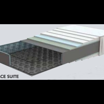 Modelo 3D de colchão multilayer com base de molas e camadas acolchoadas, texto PALACE SUITE