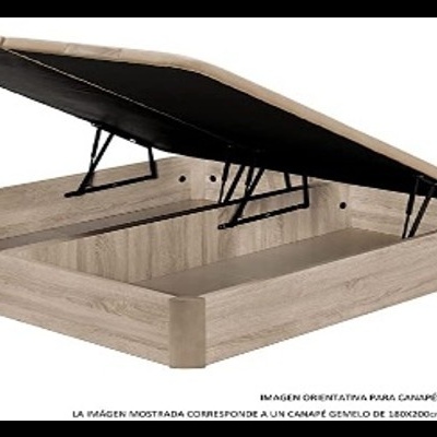 Estrutura de cama em madeira clara com tampo preto elevável e texto em espanhol