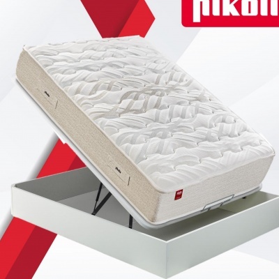 Colchão branco com base de arrumação branca e logótipo PIKOLIN