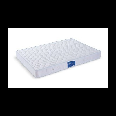 Colchão branco acolchoado com etiqueta azul e orifícios laterais