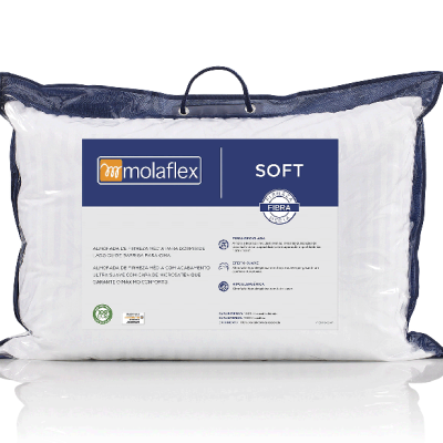 Travesseiro branco Molaflex Soft em embalagem azul com alça