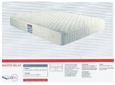 Colchão branco MASTER RELAX com etiqueta e informações técnicas em português