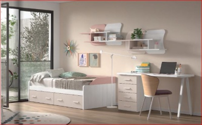 Quarto moderno com cama branca com gavetas, secretária com cadeira, prateleira e relógio colorido