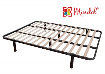 Estrado de cama de metal com ripas de madeira e logótipo Mindol