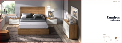 Quarto com cama de madeira clara, mesas de cabeceira e cómoda brancas, candeeiros e tapete cinza, vista verde pela janela.