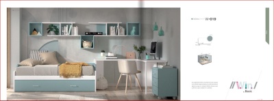 Quarto juvenil moderno com cama branca e azul, mesa de estudo, estantes com livros e candeeiros verdes