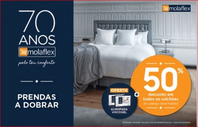 Promoção molaflex 70 anos com cama cinzenta e roupa de cama branca e oferta de 50% desconto em colchões
