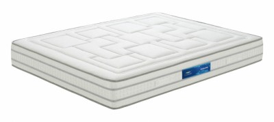 Colchão branco acolchoado com padrão geométrico e etiqueta azul ACTIVE MEMORY