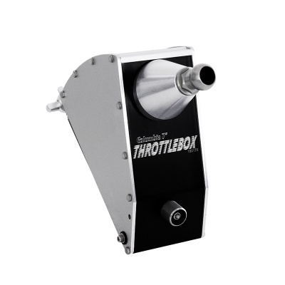Dispositivo preto e prateado com saída cónica e texto THROTTLEBOX no painel