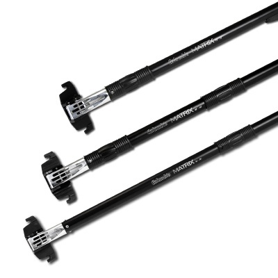 Três varas de pesca pretas com texto Shimano MATRIX e Carp Stalker 12FT