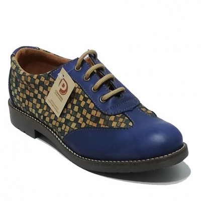 sapato estilo oxford azul e xadrez beige castanho com atacadores castanhos