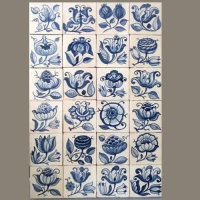Azulejos decorativos azuis e brancos com padrões florais tradicionais portugueses