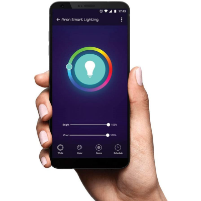 Telemóvel preto com aplicação de controlo de luz inteligente Aron Smart Lighting